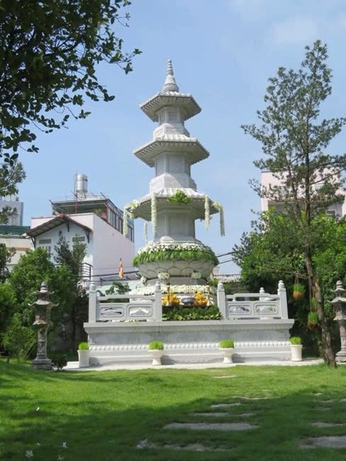 Mộ Đá Thái Sơn – Sự Lựa Chọn Hàng Đầu Cho Lăng Mộ Bền Đẹp